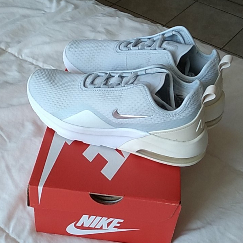 Nike Air Max Motion 2